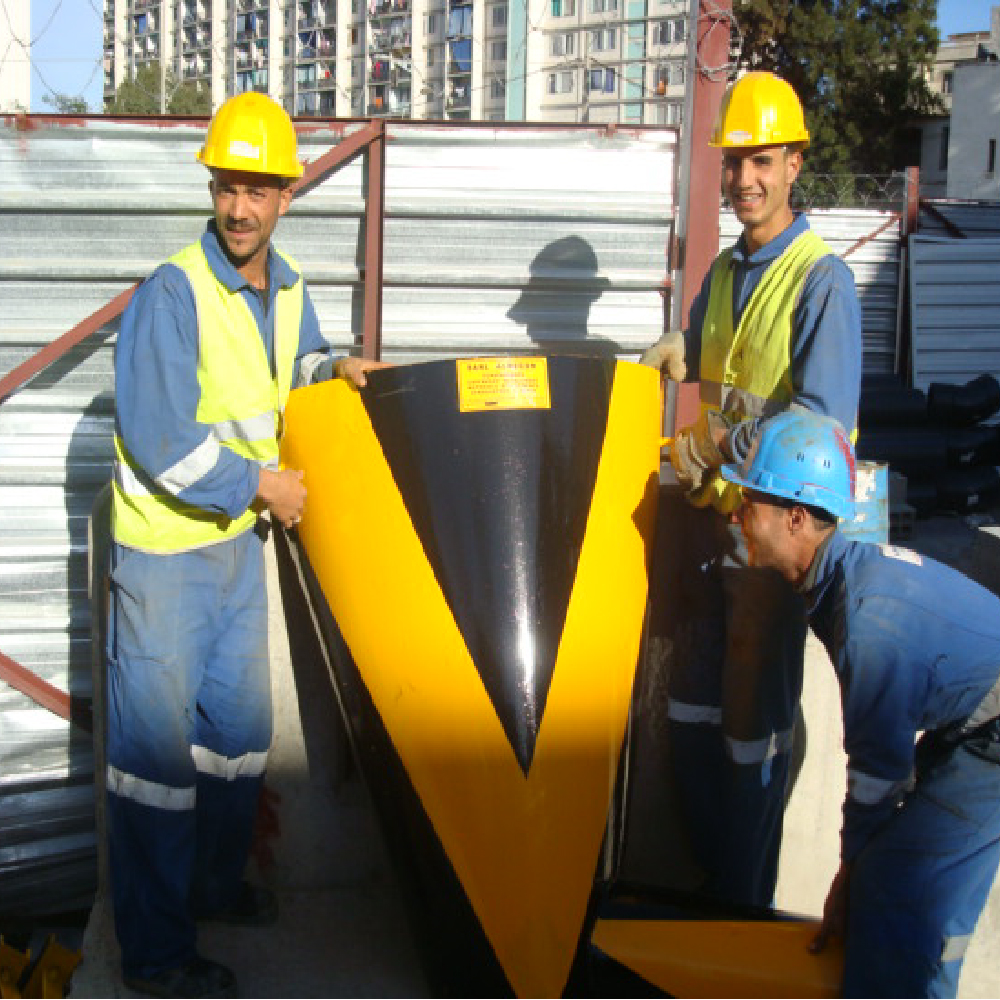 Produits et éléments métalliques spécifiques